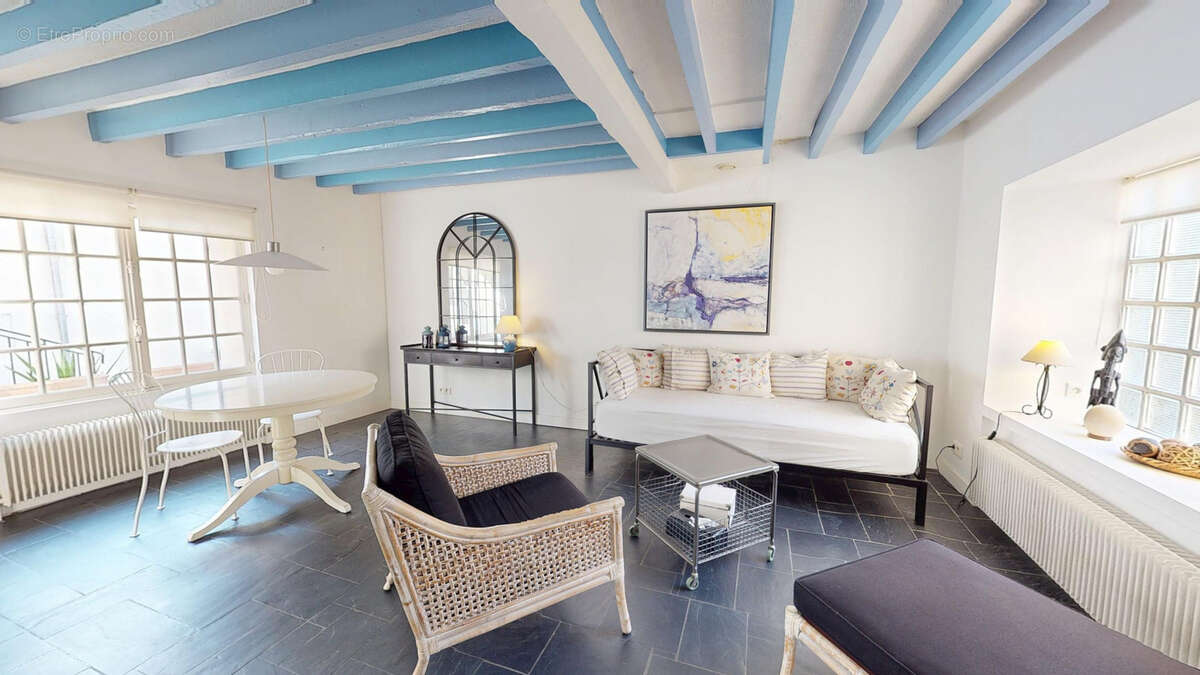 Maison à NEAUPHLE-LE-CHATEAU