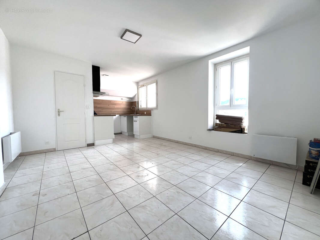 Appartement à LAMALOU-LES-BAINS