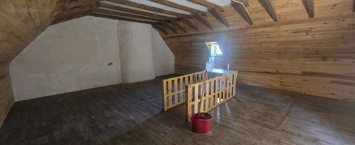 Maison à SAINT-PRIVAT