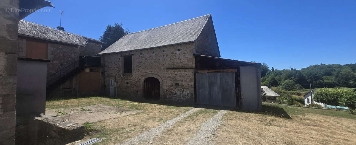 Maison à SAINT-PRIVAT