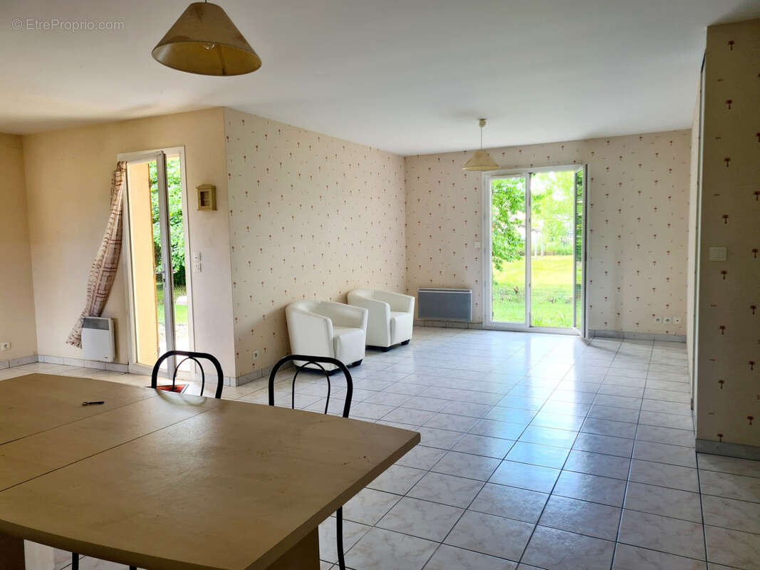 Maison à SAINT-SEURIN-SUR-L&#039;ISLE