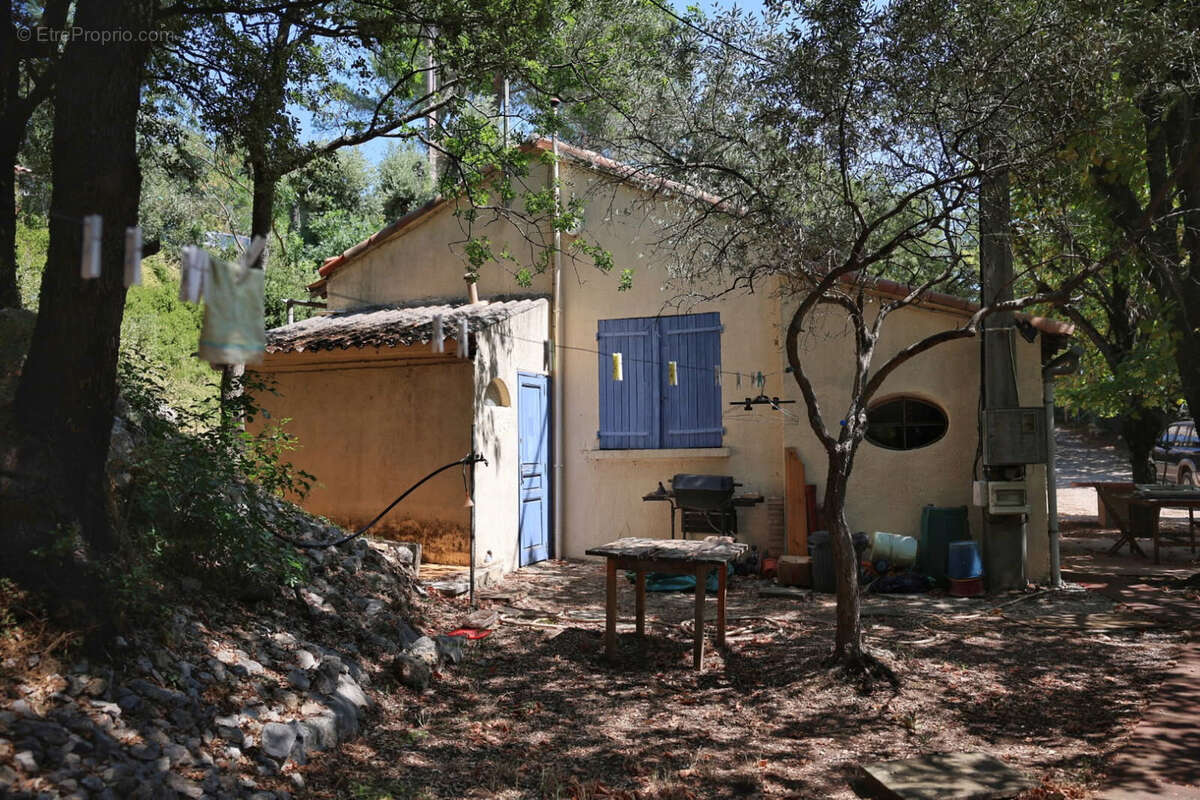 Maison à VAUVENARGUES