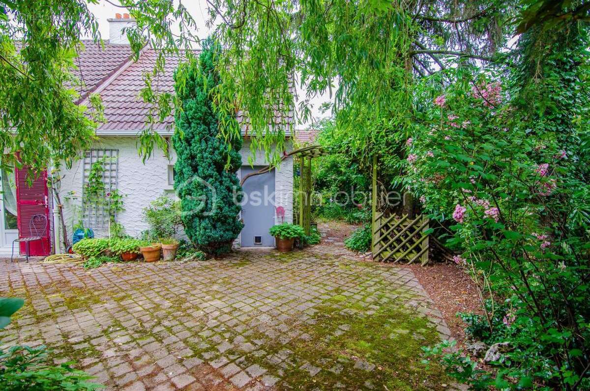 Maison à LE MEE-SUR-SEINE