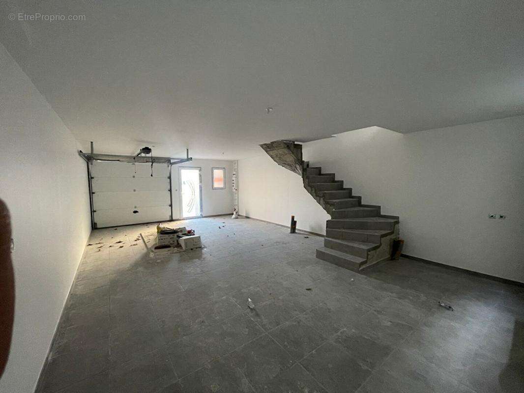 Maison à BOURG-LES-VALENCE