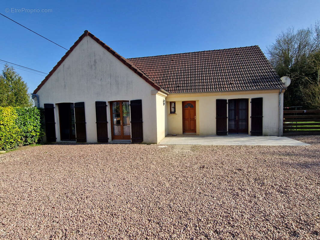 Maison à ECLUZELLES