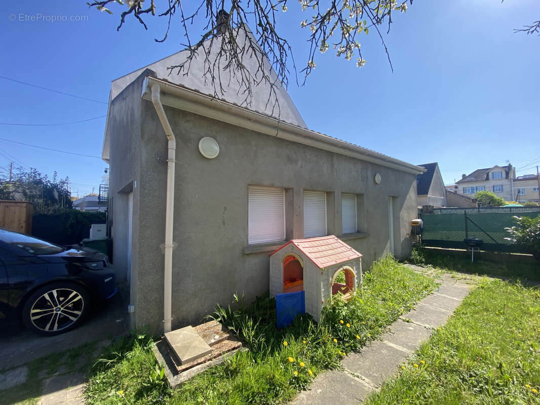 Maison à PARAY-VIEILLE-POSTE