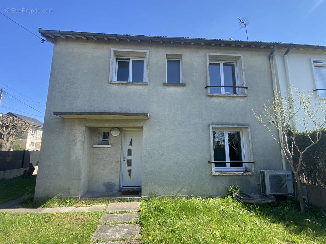 Maison à PARAY-VIEILLE-POSTE