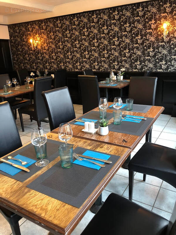 Commerce à MONDEVILLE