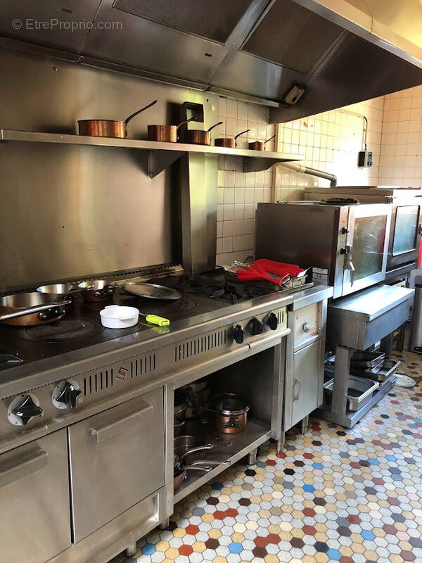 Commerce à MONDEVILLE