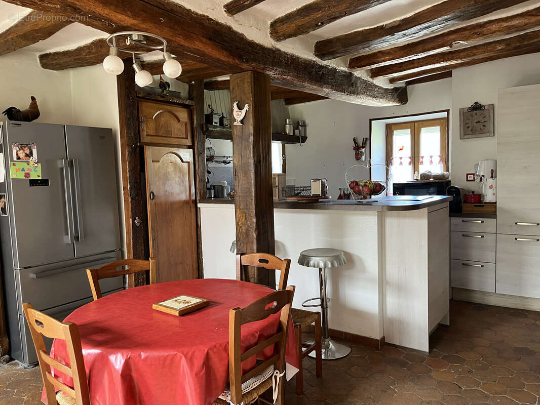 Maison à LA CHAPELLE-LA-REINE