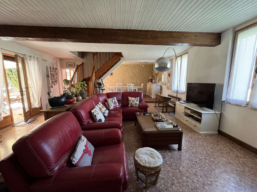 Maison à LA CHAPELLE-LA-REINE