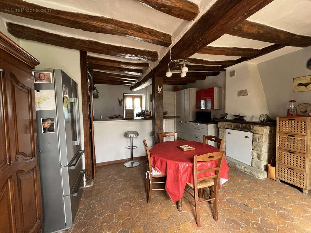 Maison à LA CHAPELLE-LA-REINE