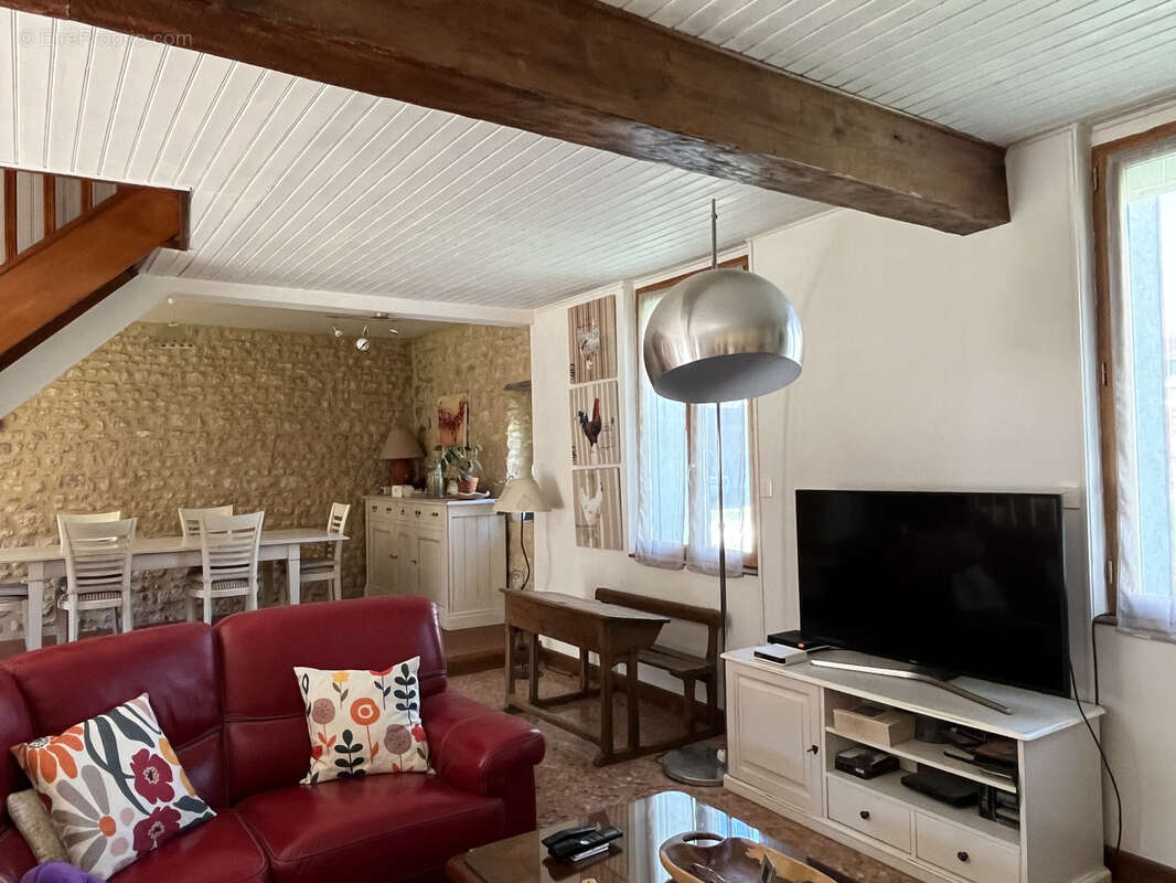 Maison à LA CHAPELLE-LA-REINE