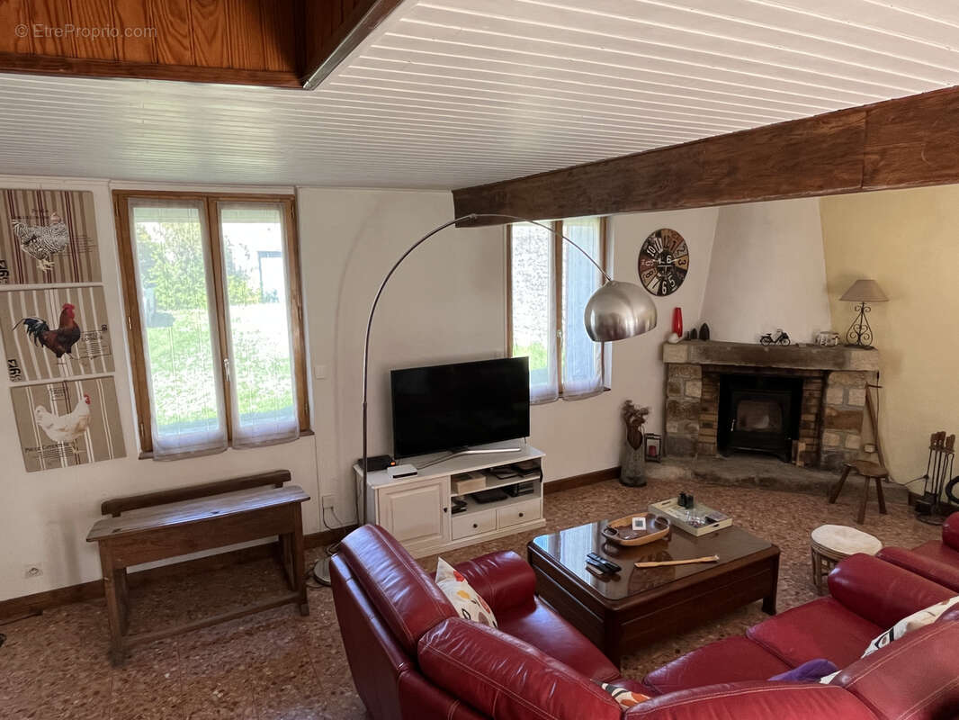 Maison à LA CHAPELLE-LA-REINE