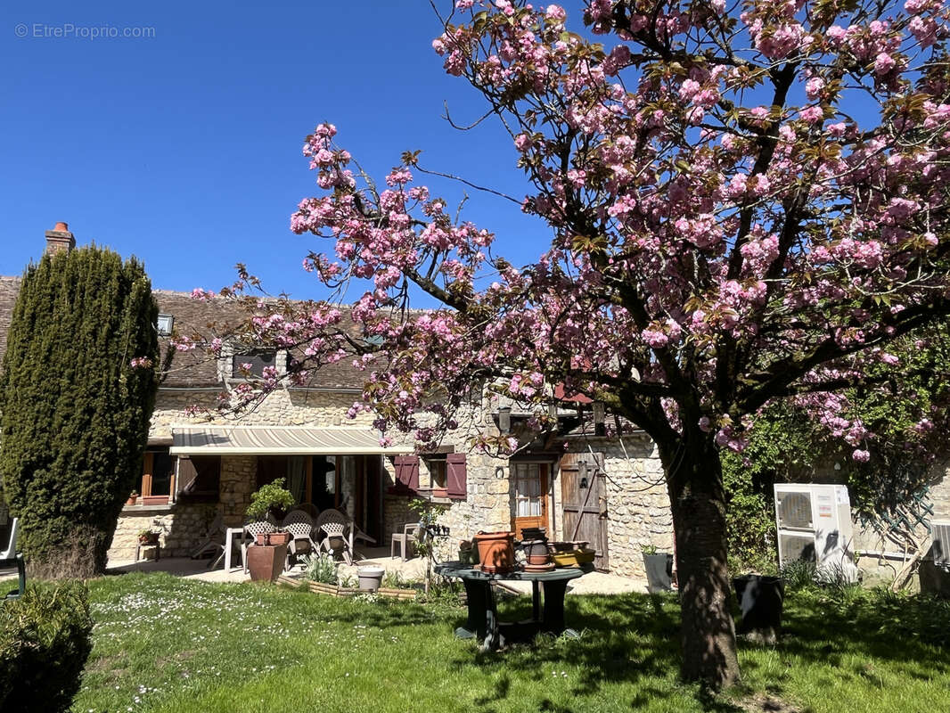 Maison à LA CHAPELLE-LA-REINE