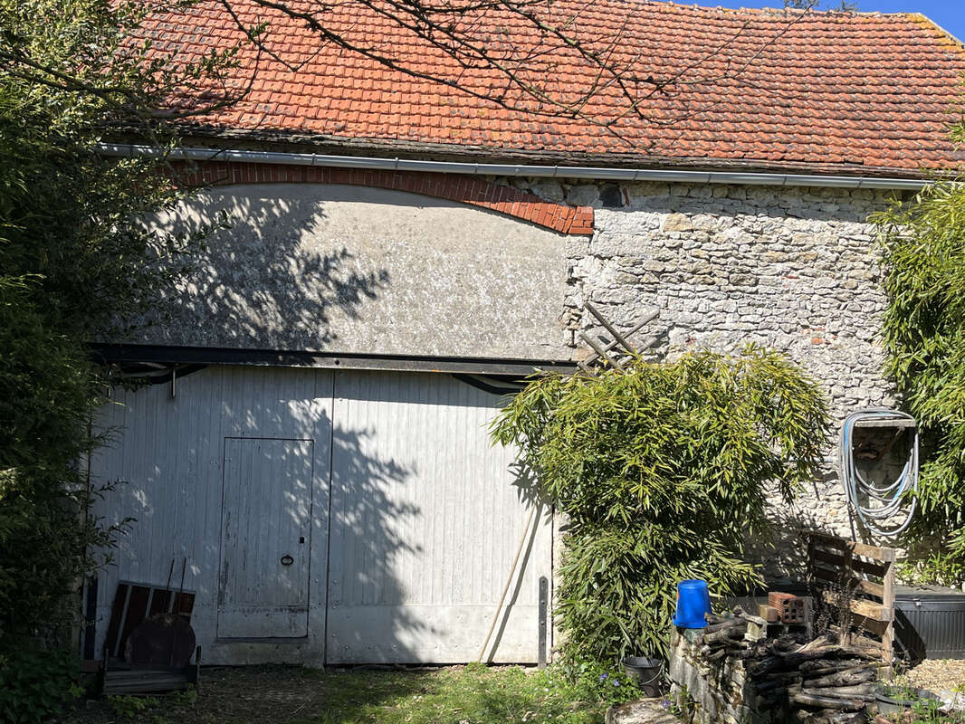 Maison à LA CHAPELLE-LA-REINE