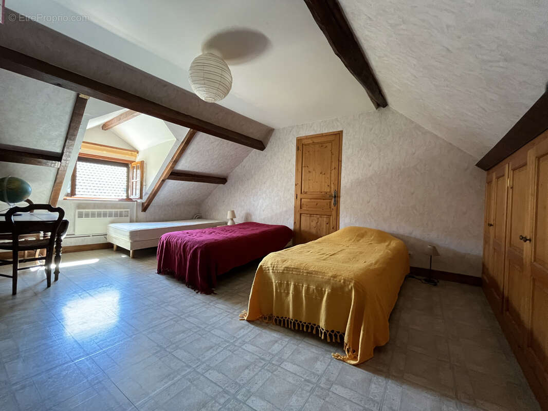 Maison à LA CHAPELLE-LA-REINE