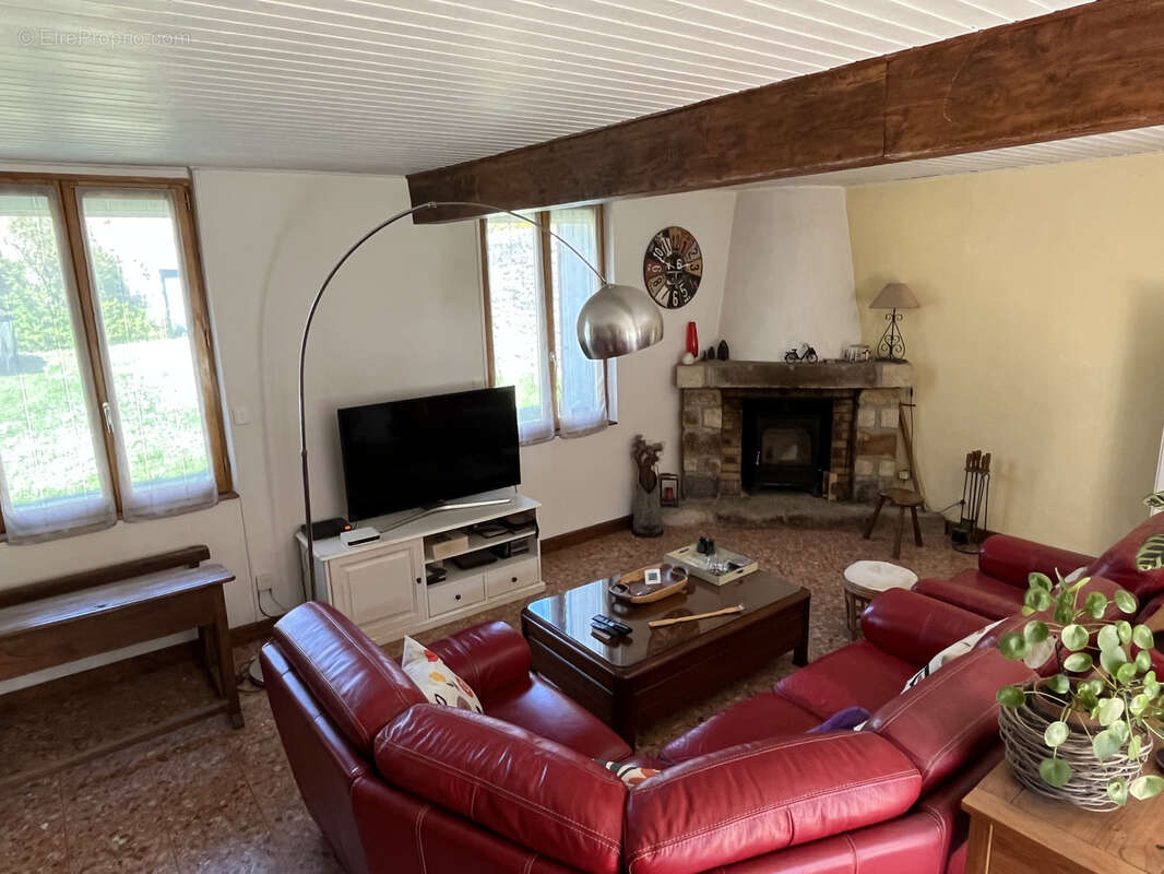 Maison à LA CHAPELLE-LA-REINE