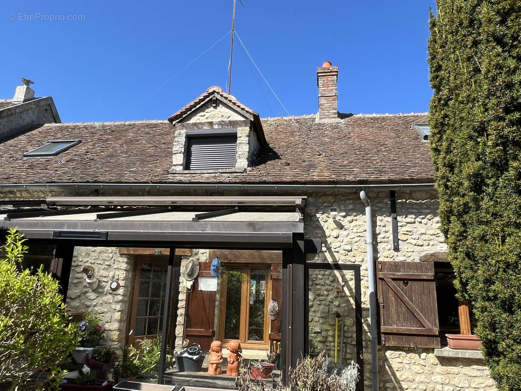 Maison à LA CHAPELLE-LA-REINE