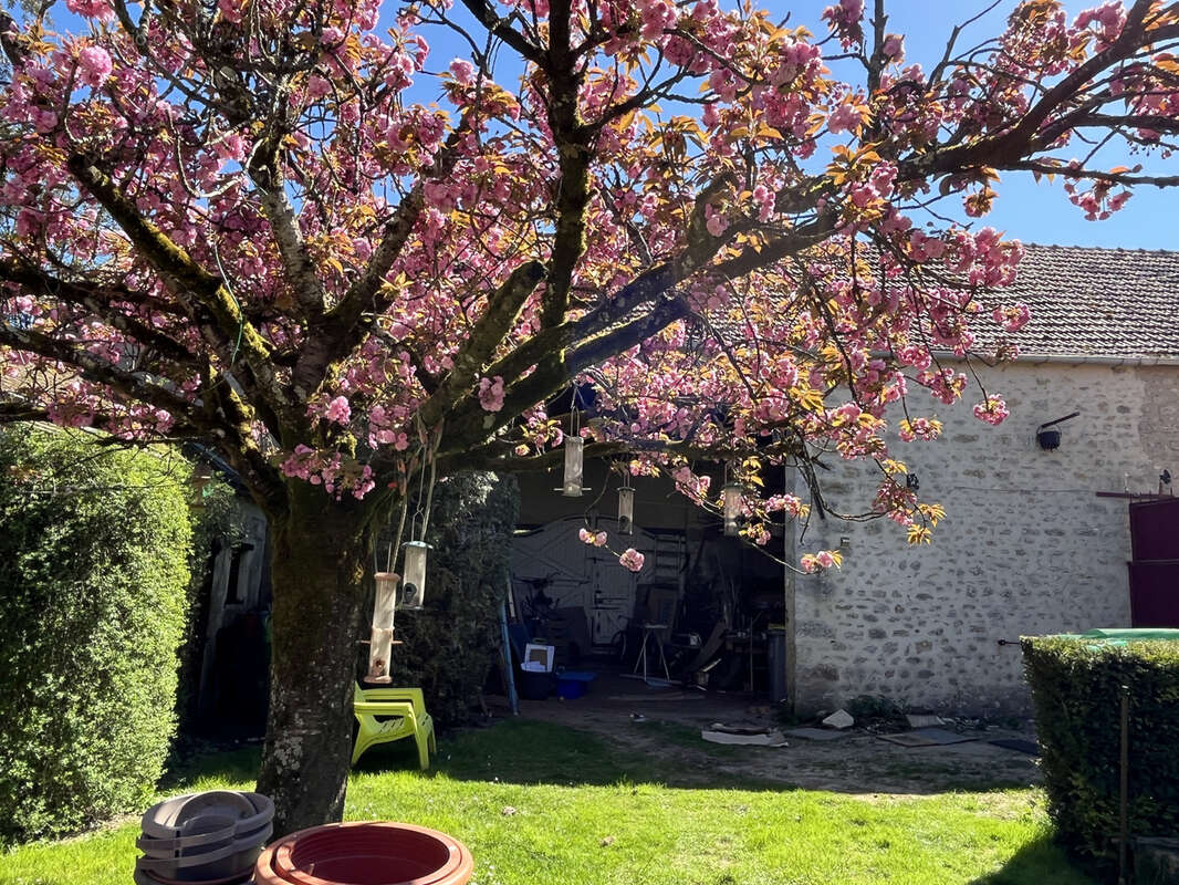 Maison à LA CHAPELLE-LA-REINE