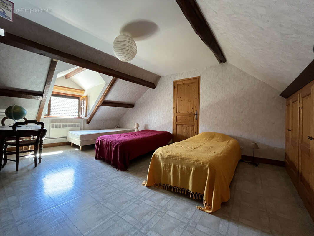 Maison à LA CHAPELLE-LA-REINE