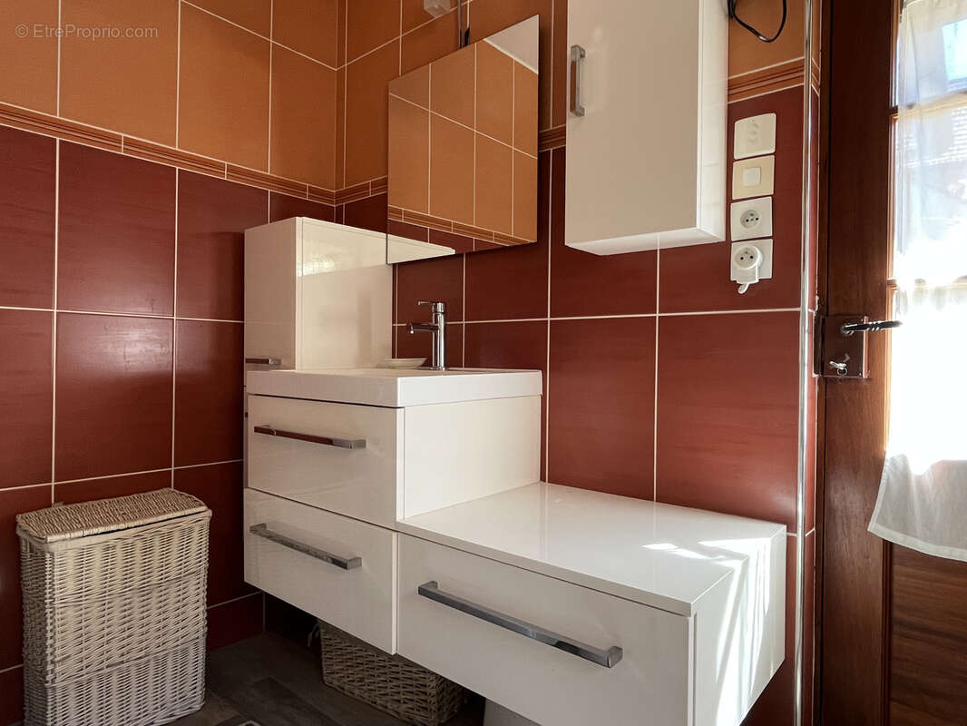 Maison à LA CHAPELLE-LA-REINE