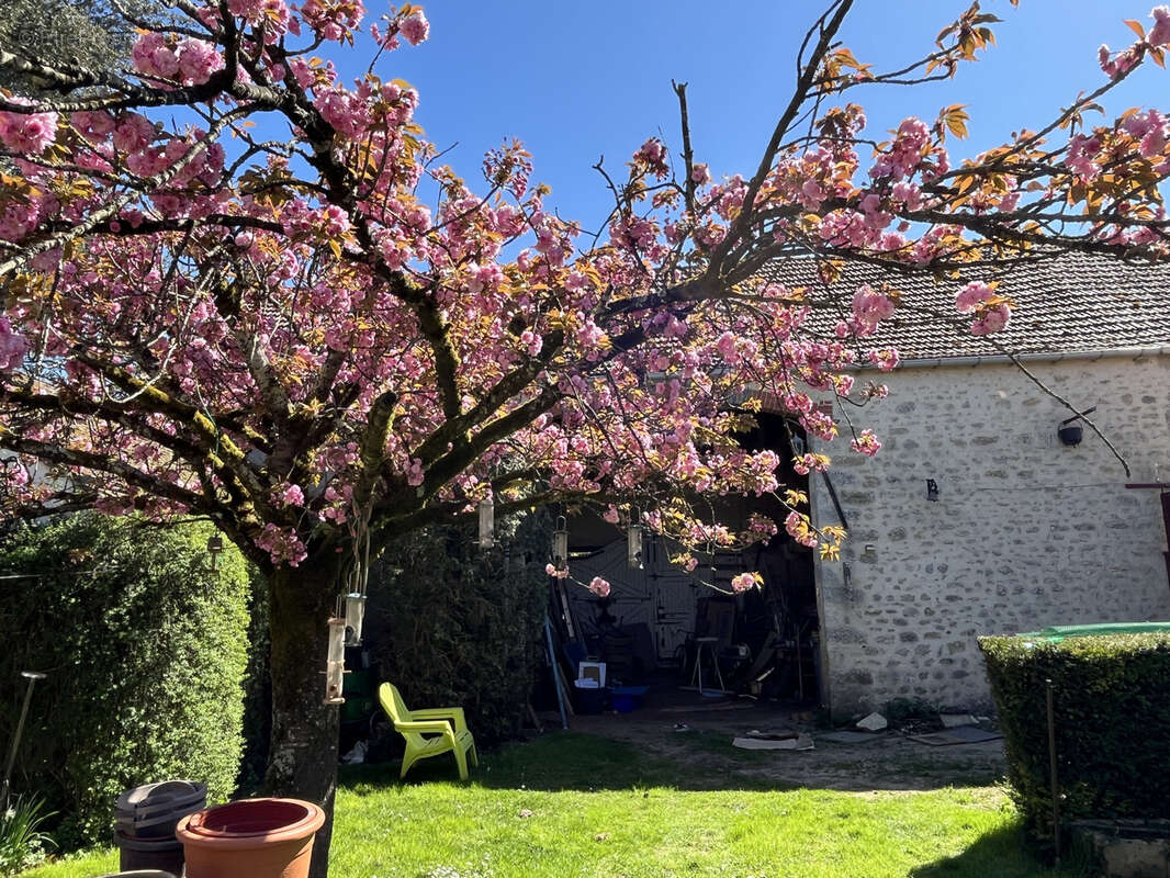 Maison à LA CHAPELLE-LA-REINE