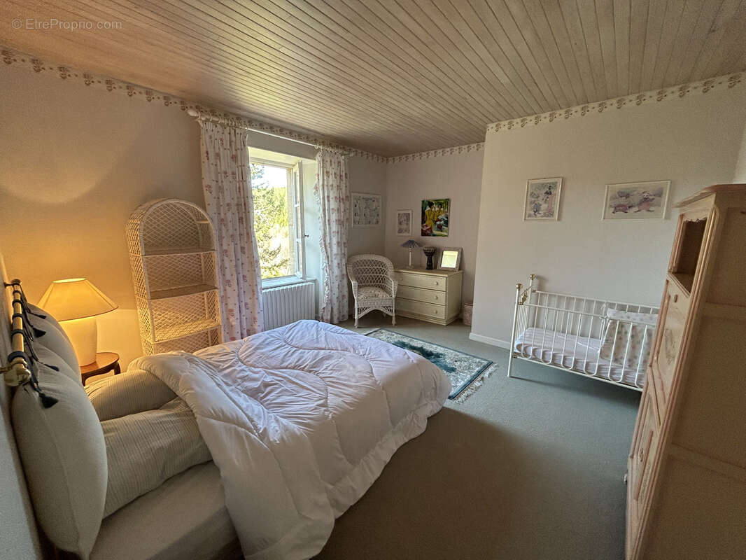 Maison à PEROLS-SUR-VEZERE