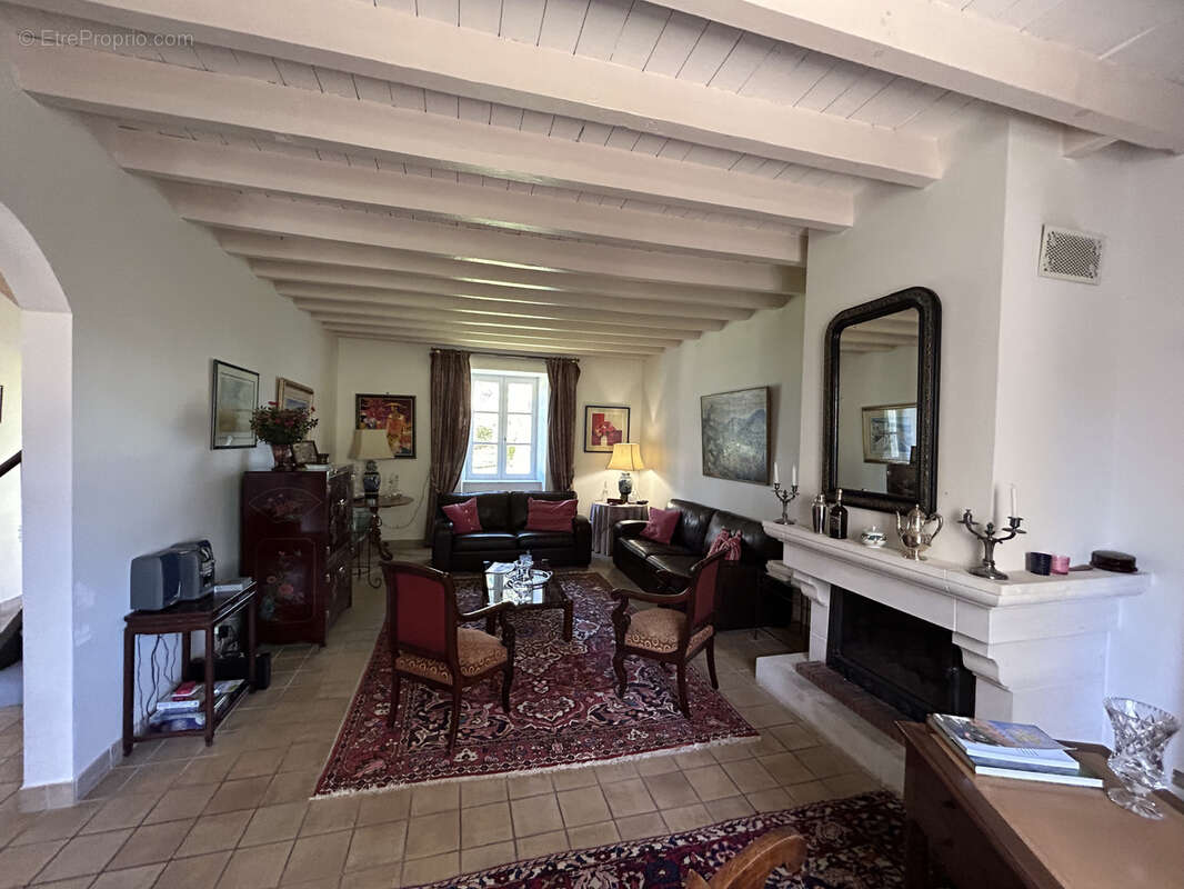 Maison à PEROLS-SUR-VEZERE