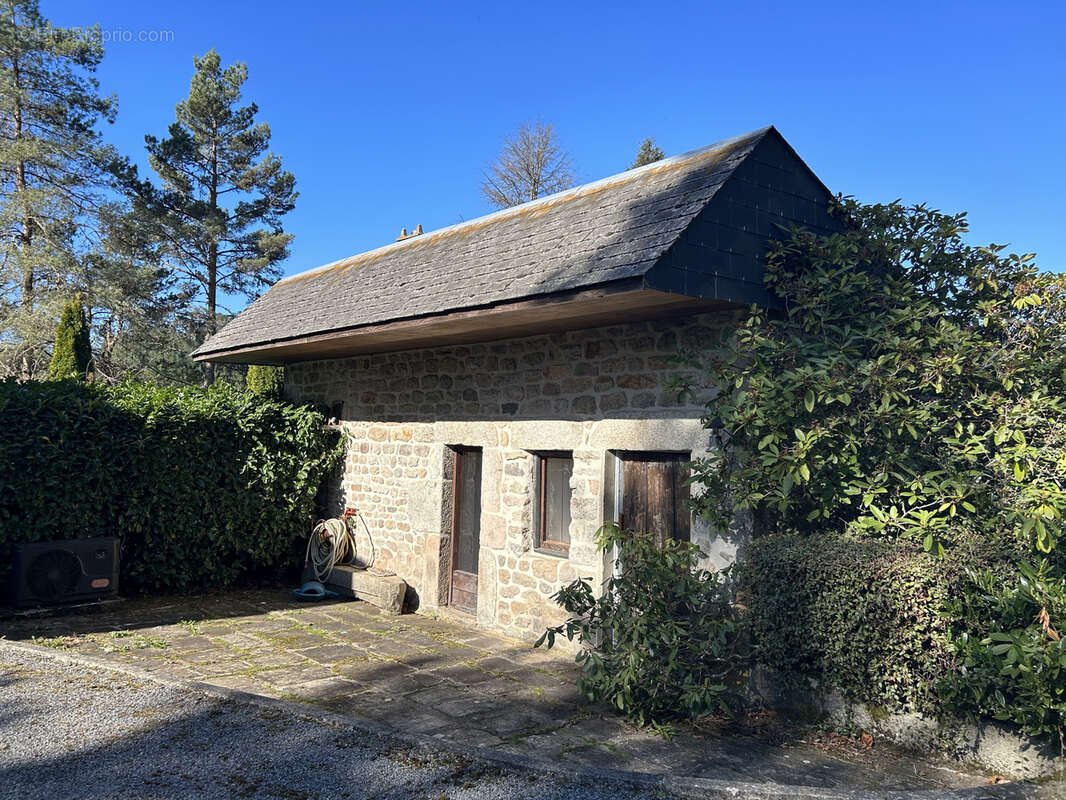Maison à PEROLS-SUR-VEZERE