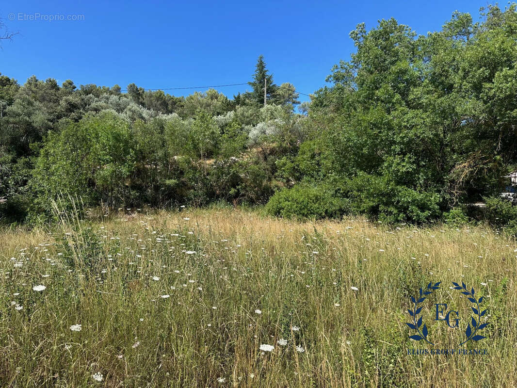 Terrain à CAMPS-LA-SOURCE