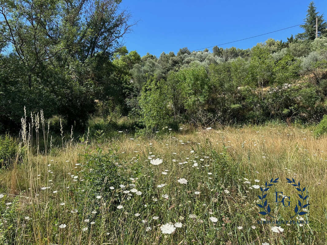 Terrain à CAMPS-LA-SOURCE