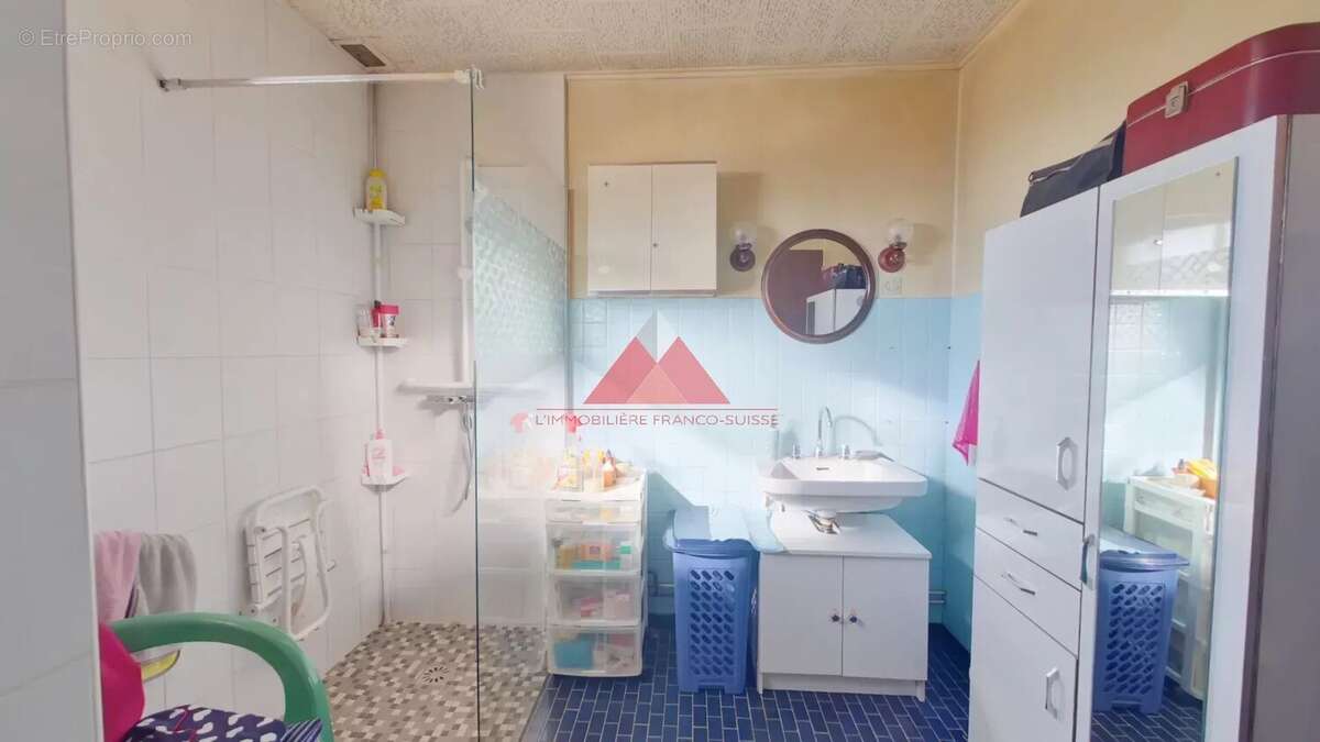 Maison à LA TOUR-DU-MEIX