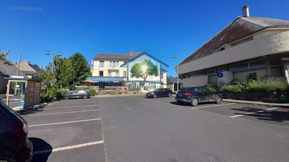 Commerce à LA BOURBOULE