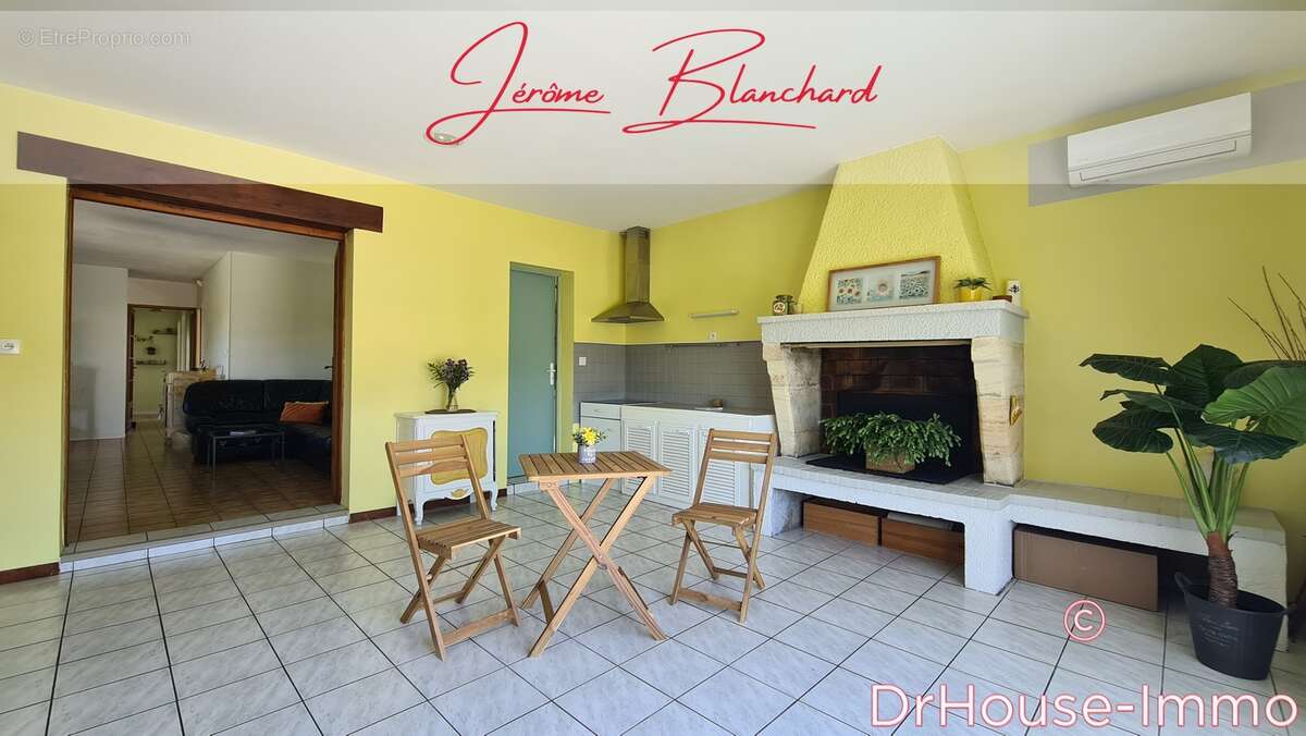 Maison à AMBARES-ET-LAGRAVE