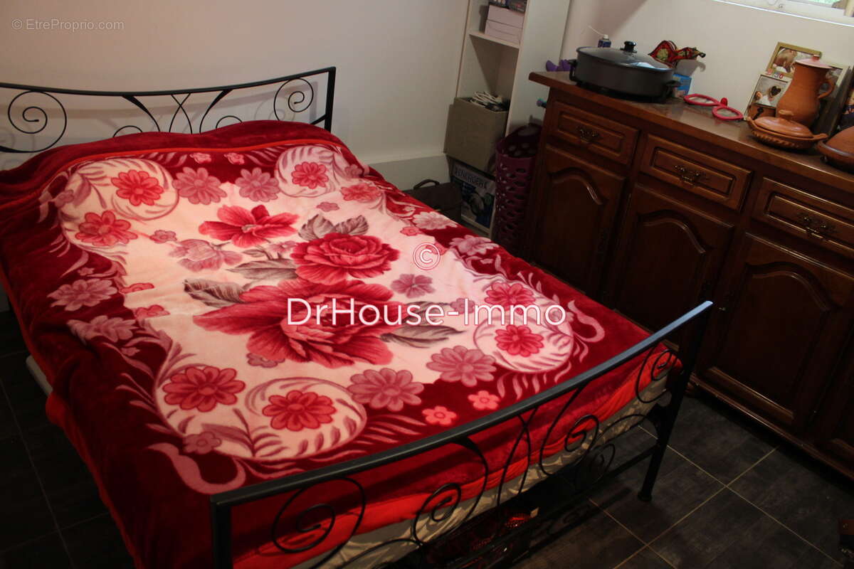 Maison à ROULLET-SAINT-ESTEPHE