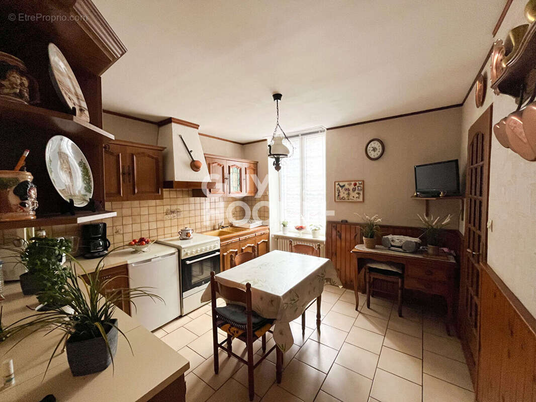 Maison à LAIZE-LA-VILLE