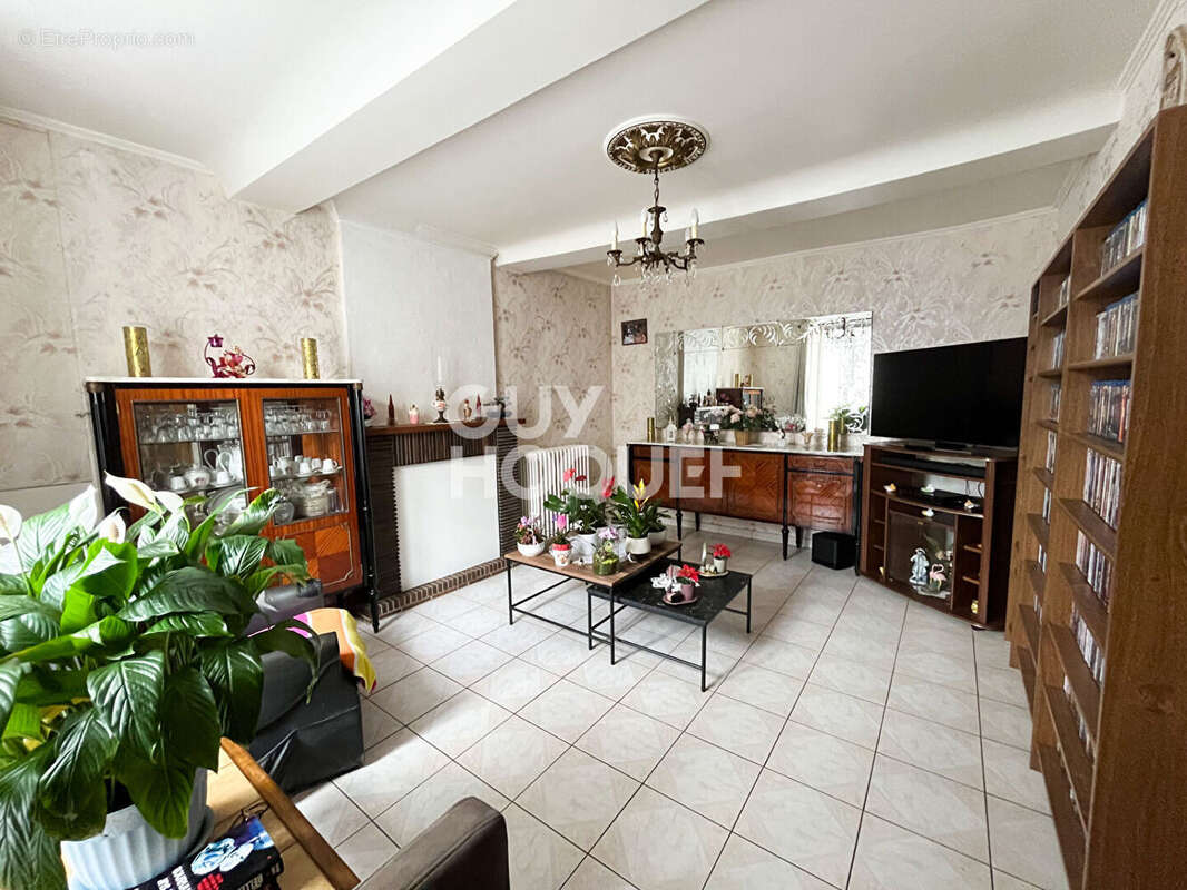 Maison à LAIZE-LA-VILLE