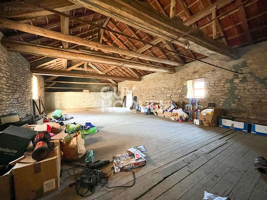 Maison à LAIZE-LA-VILLE