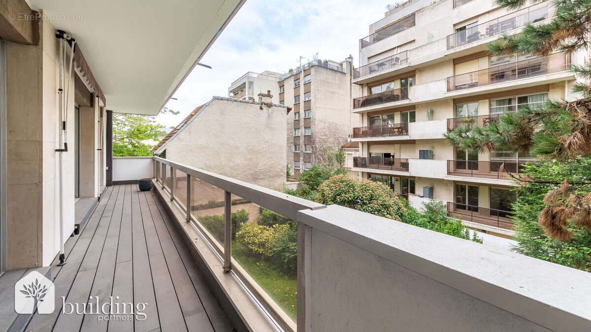 Appartement à NEUILLY-SUR-SEINE