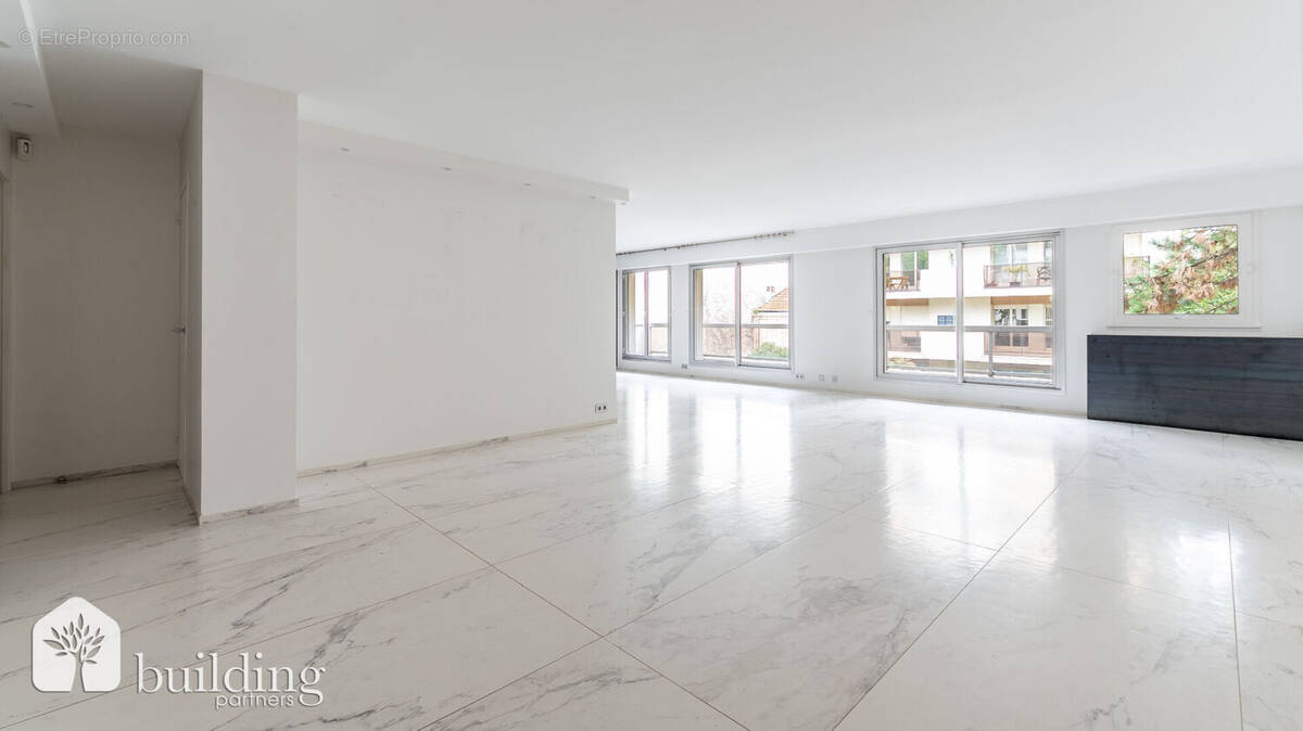 Appartement à NEUILLY-SUR-SEINE