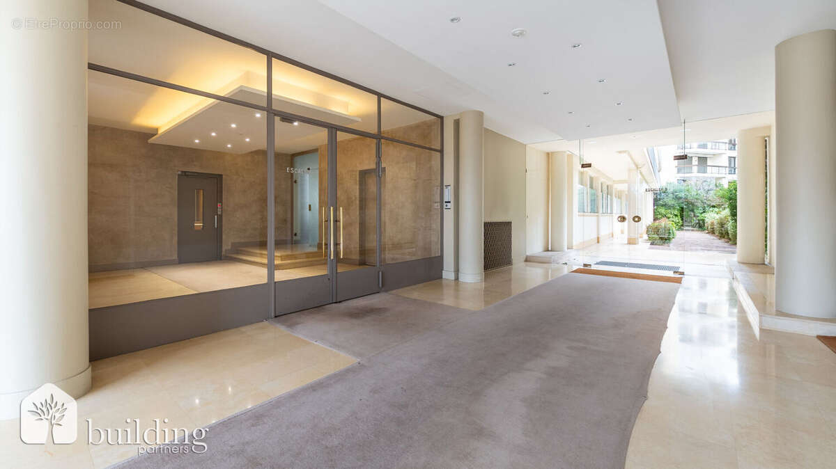 Appartement à NEUILLY-SUR-SEINE