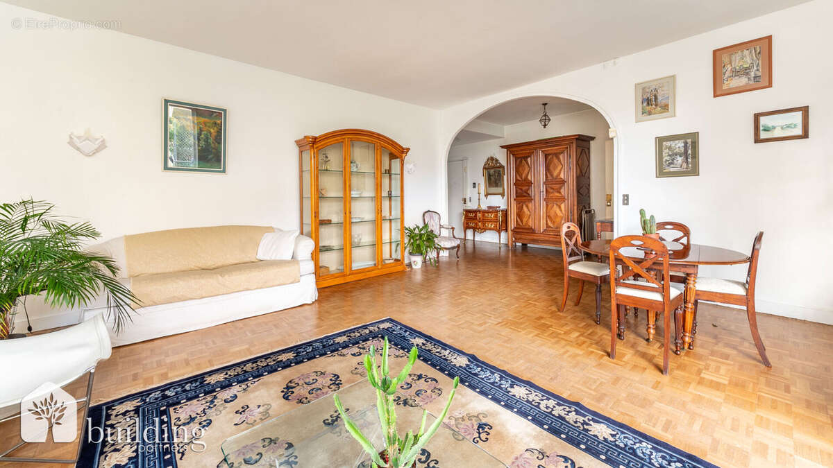 Appartement à NEUILLY-SUR-SEINE