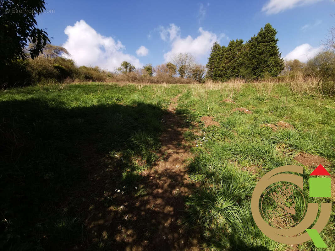 Terrain à HUBY-SAINT-LEU