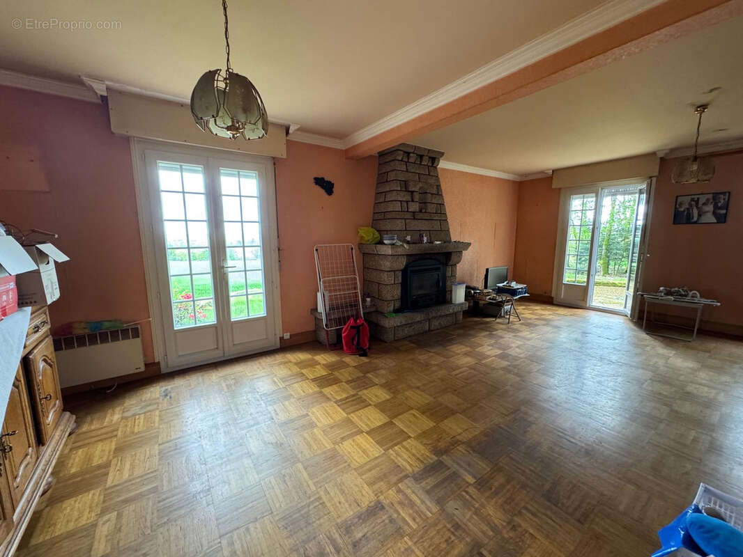 Maison à SAINT-GONNERY