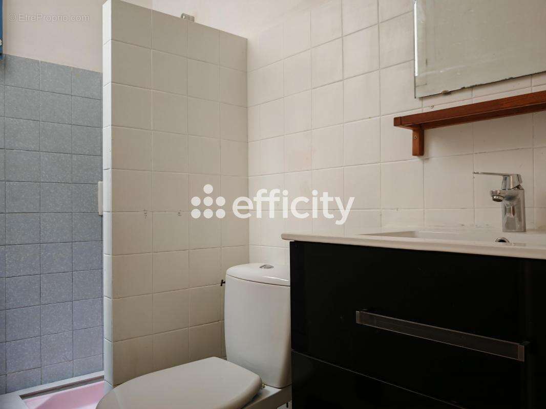 Maison à PEZILLA-LA-RIVIERE