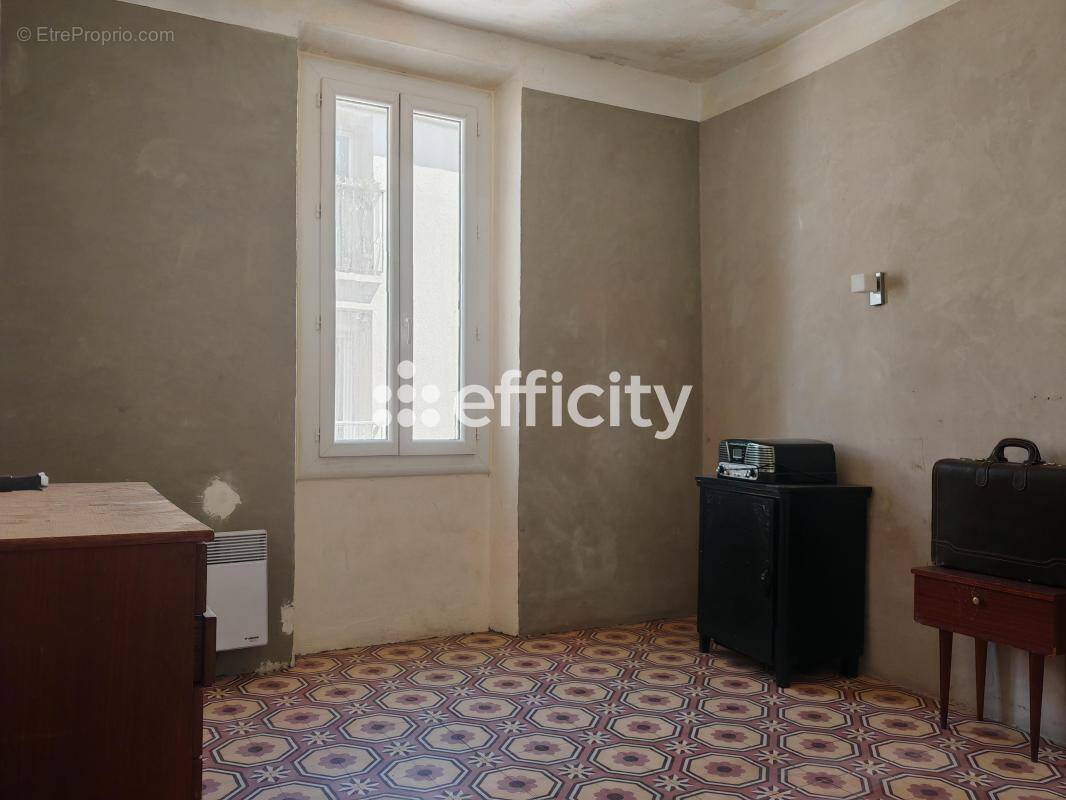 Maison à PEZILLA-LA-RIVIERE