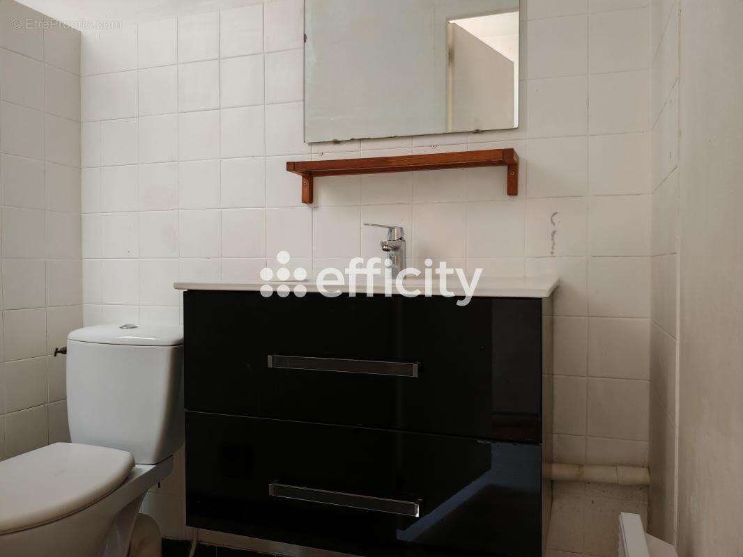 Maison à PEZILLA-LA-RIVIERE