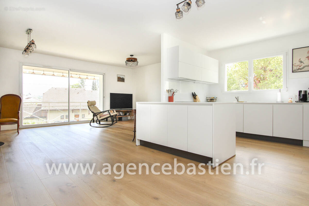 Appartement à SAINT-GENIS-POUILLY