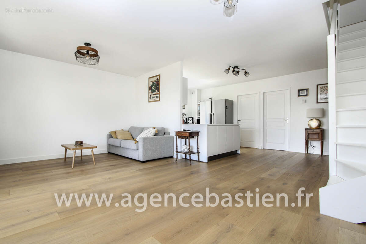 Appartement à SAINT-GENIS-POUILLY